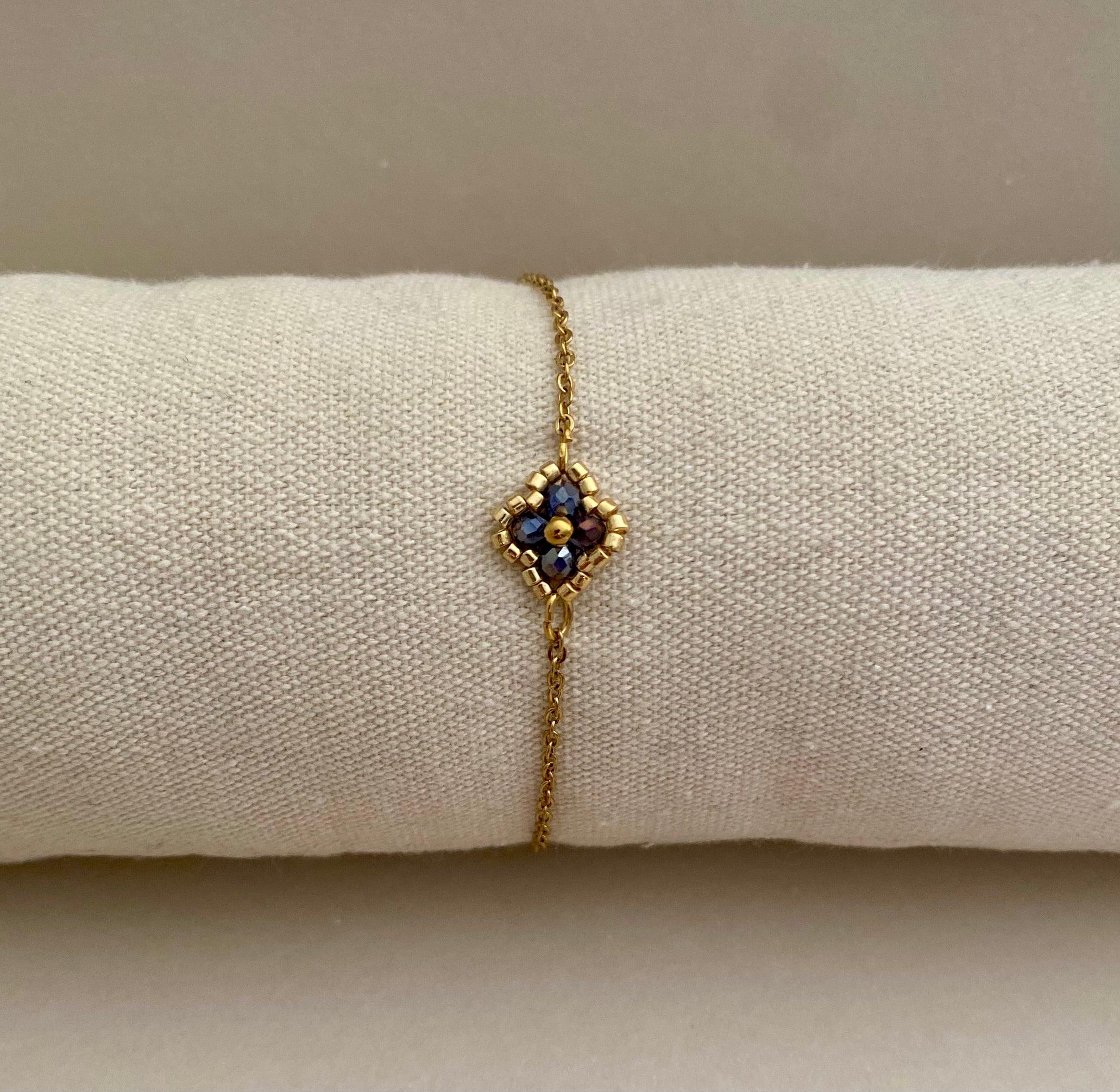 Bracelet fleur bleu foncé